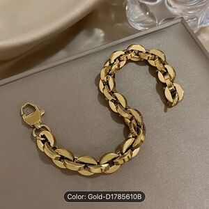 Gold chunky bracelet